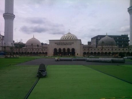 Anak Muda, Liburannya ke Bandung! (2)
