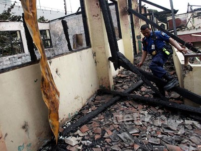 Sisa-sisa Kebakaran di SMP 65 Jakarta