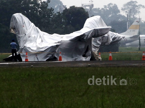 Jet F-16 Terbakar di Halim