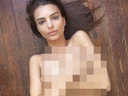 Emily Ratajkowski Topless (Lagi), Beyonce Liburan di Hawaii