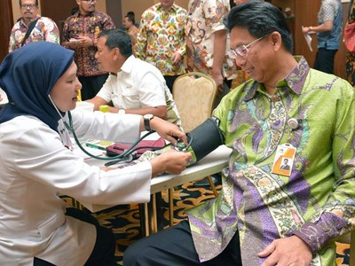 HUT ke-46, Bank Mega Gelar Donor Darah