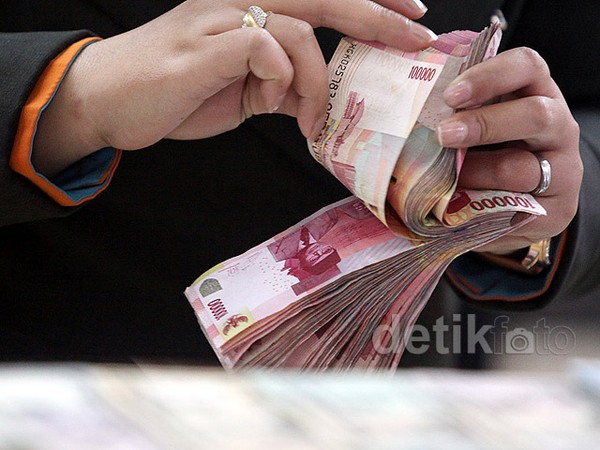 Rupiah Perkasa, Dolar Jauhi Rp 13.000