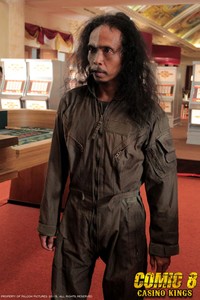 Mad Dog alias Yayan Ruhian juga ikut meramaikan film. (Dok Falcon Pictures)
