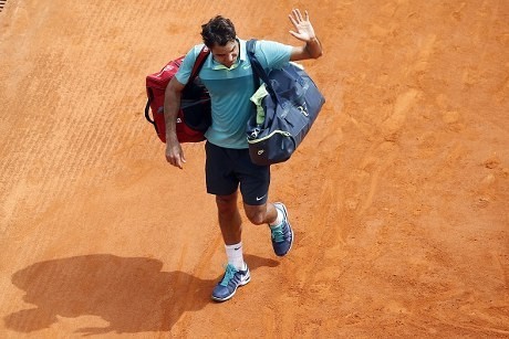 Federer Tumbang