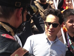 J.J. Abrams Tak Terbebani Harapan Tinggi Penonton Star Wars: The Force Awakens