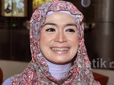 Nikah dengan Ustad, Yulia Rachman Akan Pensiun Jadi Artis