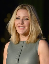 Lewat potongan rambut barunya, Ellie Goulding semakin berseri-seri. Chris Weeks/Getty Images/detikFoto.