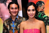     Vino dan Marsha saat ditemui di acara gala premier film 'ToBa Dreams' di XXI Djakarta Theater, Sarinah, Jakarta Pusat, Kamis (16/4/2015). Pool/Noel/detikFoto.