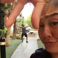 Lucky to have such a playful companion. Take care these next two weeks, I will miss you dearly @agnezmo, tulis Devin di caption foto tersebut. (Instagram/Devin Wiggins)