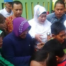 Risma dan Camat Sawahan Gelorakan Surabaya Bebas DB ke Warga