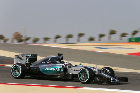 Hamilton Tercepat, Vettel Beri Ancaman