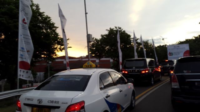 Ada Pengalihan Arus, Lalin Bandara Cengkareng Macet Total