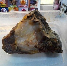 Batu Panca Warna Raja Ampat Dijual Rp 15 Juta/Kg