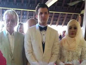 Bismillah! Stuart Collin Pinang Risty Tagor Hari Ini