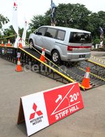 Uji Kehandalan Mitsubishi Delica dan Outlander Sport