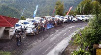 Para peserta test drive berpose dengan Terios di Ngiring Ngawedang, Buleleng, Bali. Istimewa/PT Astra Daihatsu Motor