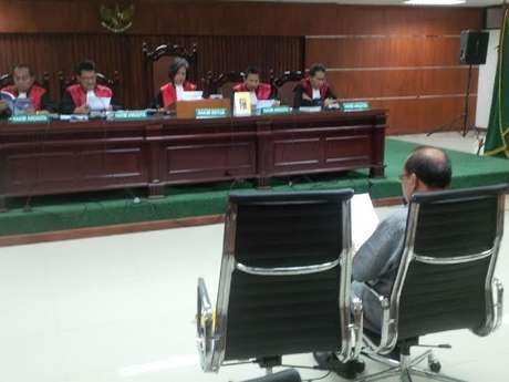 Kutip Pernyataan Jokowi-JK, Sutan Bhatoegana Ceramahi KPK pada Eksepsi