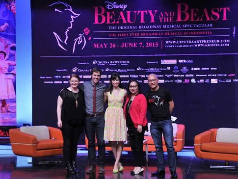 Tiket Pertunjukan Disneys Beauty and The Beast Hampir Sold Out