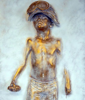 Benedict Cumberbatch Tergoda Beli Patung Emas Rp 134 Juta