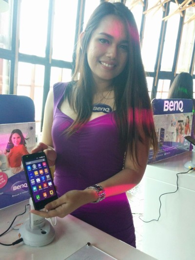 Ponsel Feminim BenQ untuk Pecinta Selfie