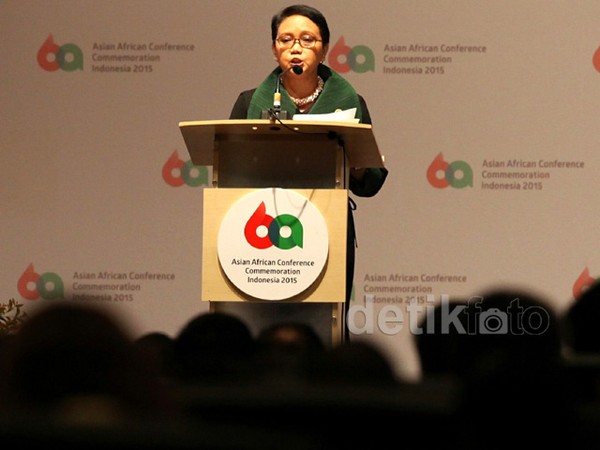 Menlu Retno Pimpin Pertemuan Menteri KAA