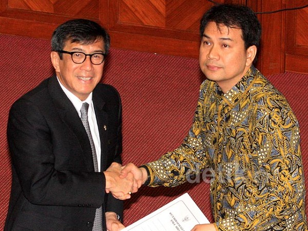 Komisi III dan Menkum HAM Bahas Perppu Pimpinan KPK