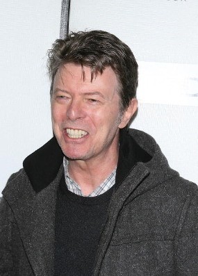 David Bowie Tolak Gelar Kebangsawanan Inggris dari Ratu Elizabeth II