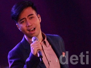 Jualan di Pameran Jerman, Vidi Aldiano Juga Tetap Manggung