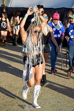 Cinta Laura, Mumi Hingga Pastur Eksis di Coachella 2015