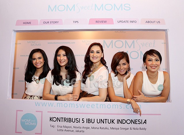 Persahabatan 5 Ibu Cantik