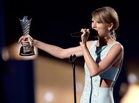 Pemilik album '1989' itu telah meraih tujuh penghargaan di Academy Of Country Music Awards di sepanjang kariernya. Ethan Miller/Getty Images for dcp/detikFoto.