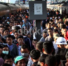 KAI Sediakan 2 Rangkaian KA Untuk Angkut Motor Pemudik Lebaran 2015