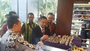 Terinspirasi dari Lapak Akik di Pinggir Jalan, Menteri Saleh Husin Gelar Demam Batu
