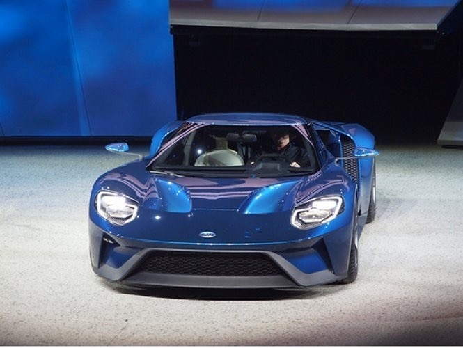 Mobil Ford Bakal Banyak yang Menggunakan Serat Karbon