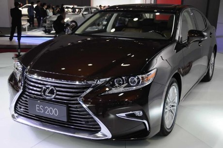 Lexus ES Versi Terbaru Resmi Meluncur