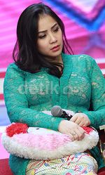 Raffi Ahmad Jadi Cepot, Nagita Slavina Cantik Berkebaya di Hari Kartini