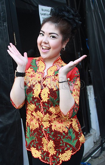 Tina Toon Berbunga-bunga di Hari Kartini