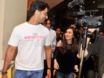 Aww! Ayu Ting Ting dan Shaheer Sheikh Mesra Gandengan Tangan
