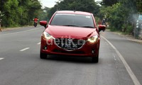 Perjalanan All New Mazda2 di jalan dari Semarang menuju ke Surabaya.