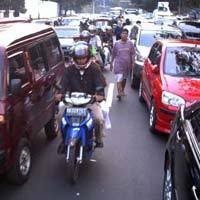 Hindari Pengalihan Lalin KAA, Warga Bekasi Langsung Berangkat Usai Subuh
