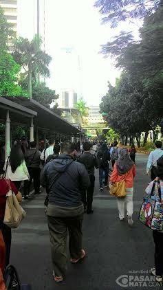 Dampak Pengalihan Arus Peringatan KAA, Jalan Palmerah Macet Parah