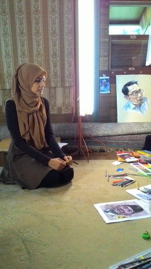 Impian Zahrah Pelukis Wajah Soekarno untuk KAA, Jadi Guru hingga Bikin Galeri