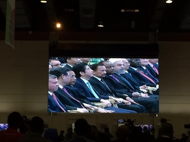 Puncak Peringatan KAA, Jokowi Duduk Diapit PM Jepang dan Presiden China