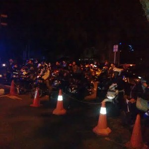 Cerita Penjemput Film Bioskop yang Pilih Menunggu Lalin Jalan Sudirman Dibuka