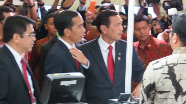 Presiden Jokowi ke Media Center, Wartawan Mancanegara Kaget