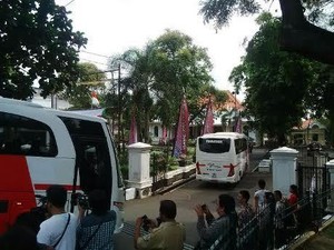 Di Museum Tekstil, Para Istri Kepala Negara Diajari Membatik Saputangan