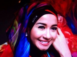 Berhijab, Laudya Cynthia Bella Tetap Berolahraga