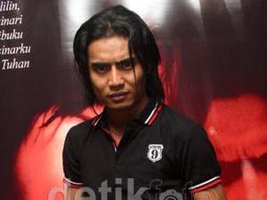 Charly: Rajin Konsultasi Alat Vital, Batu Akik Hingga Dipolisikan Pengusaha