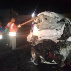 APV Vs Truk Tronton, 3 Orang Tewas