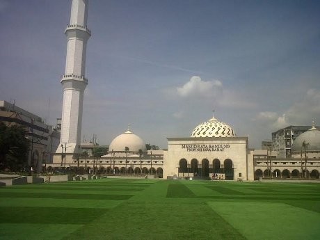 Alun-alun Bandung Mulai Besok Steril